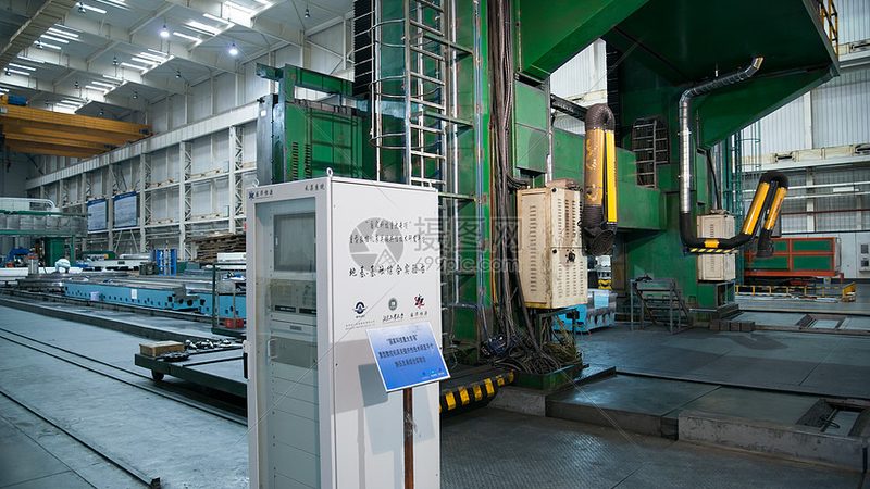 国产工业母机：揭秘其核心技术与未来趋势
